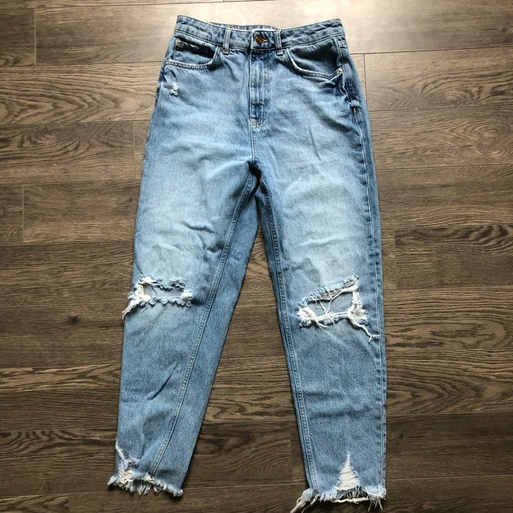 Zara High-Rise Distressed Jeans | Size 6 - Picture 3 of 10